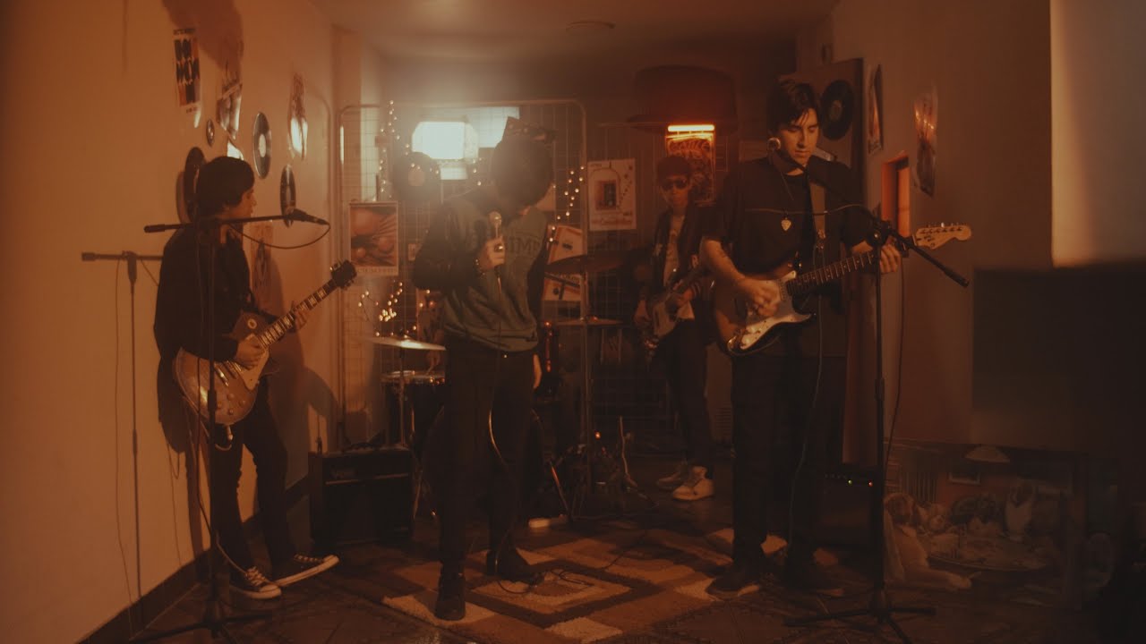 Retro Noises - Lejos de Mi [Video Oficial]