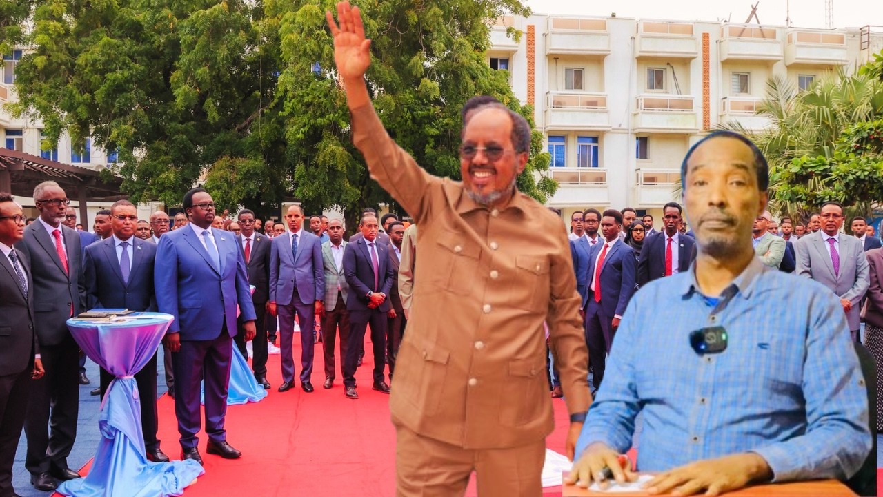 M. Xasan oo reerkiisii & dowladii Somaaliya u wada Raray dalka Maraykanka!
