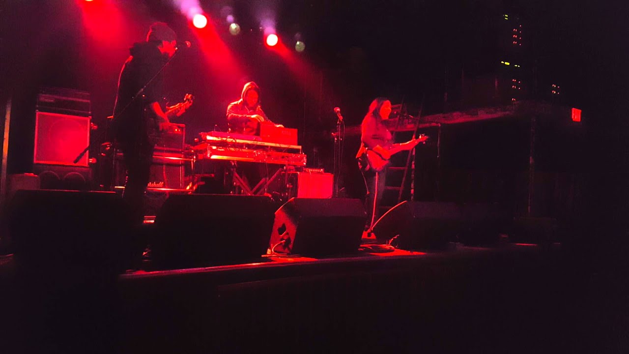 Liłith live at the Albuquerque Launchpad in support of the Albuquerque Indian Center 2.3.16