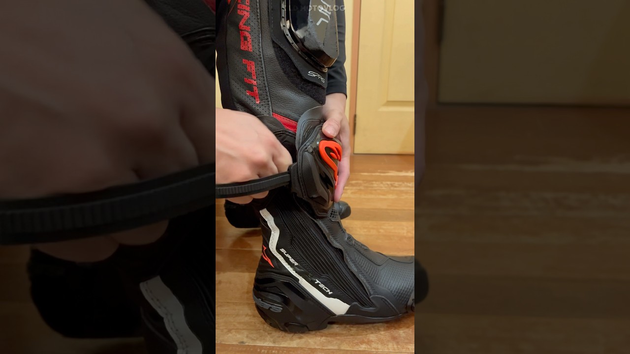 How to wear Alpinestars Supertech R Vented Boots 🥾#alpinestarsprotects #fypシ゚ #reelsfypシ
