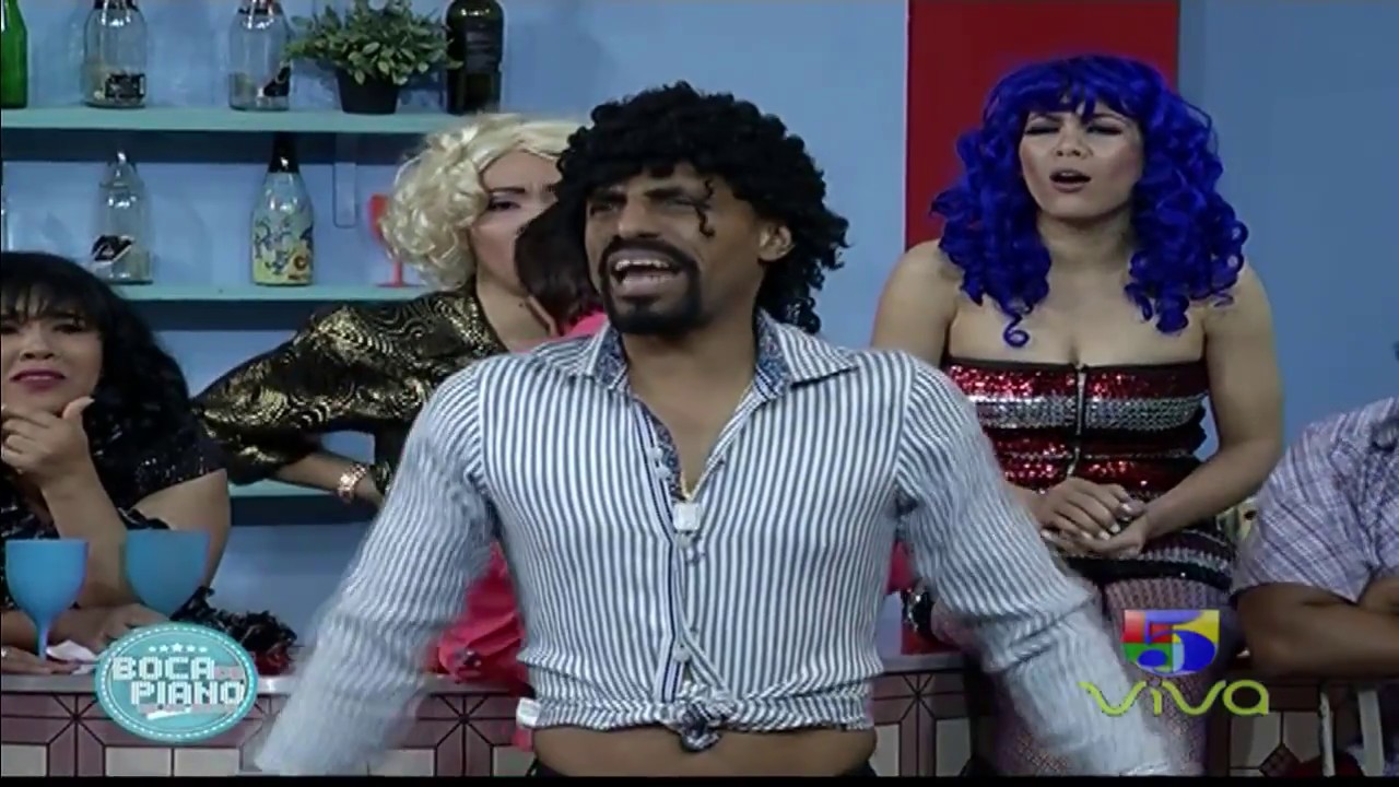La Rubia de Cabaret con Lengua de Mime en Boca de Piano es un Show