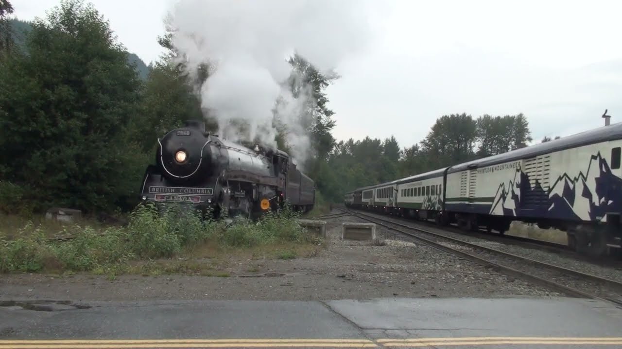 Royal Hudson 2860 greets Whistler Mountaineer September 20th 2008 #2860 #squamish #steamtrain