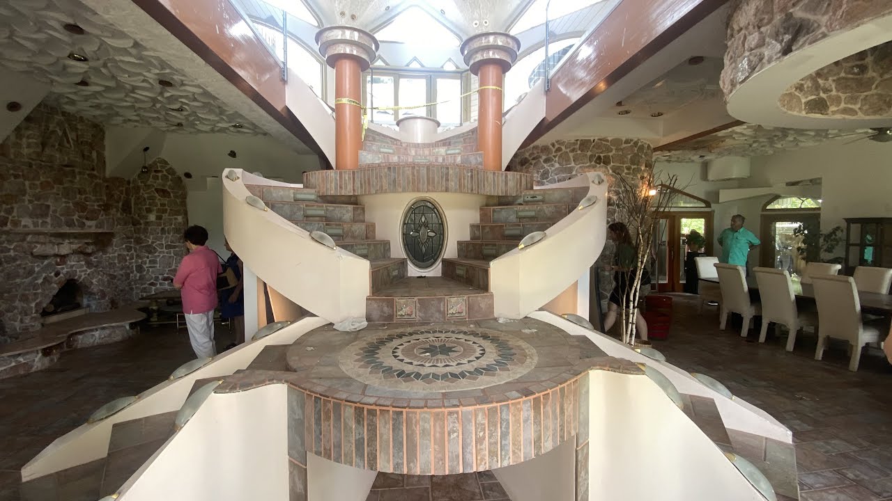 Tour The Dolphin Mansion In Indianapolis