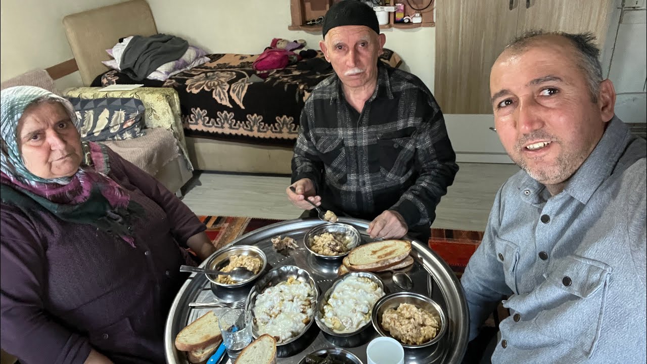 Annem le babam la öğlen yemeği ibi etinden keşkek 
