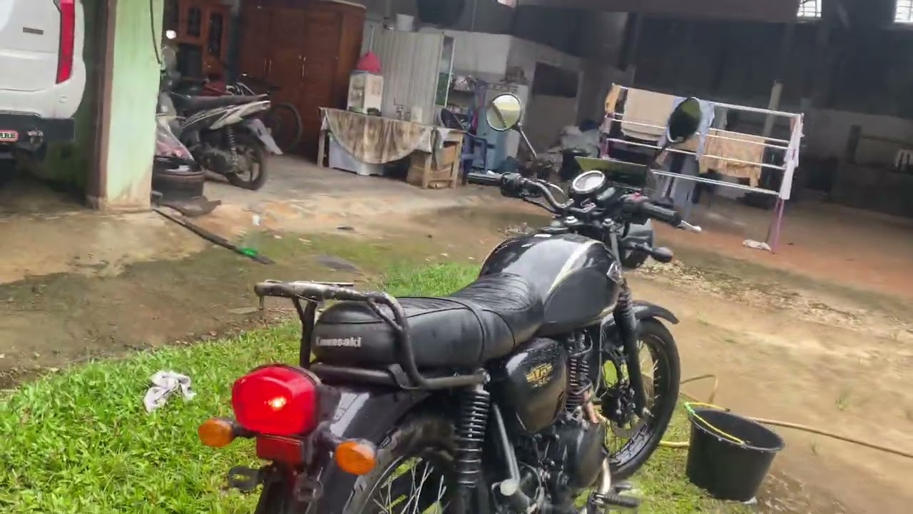 Kawasaki w175 standar