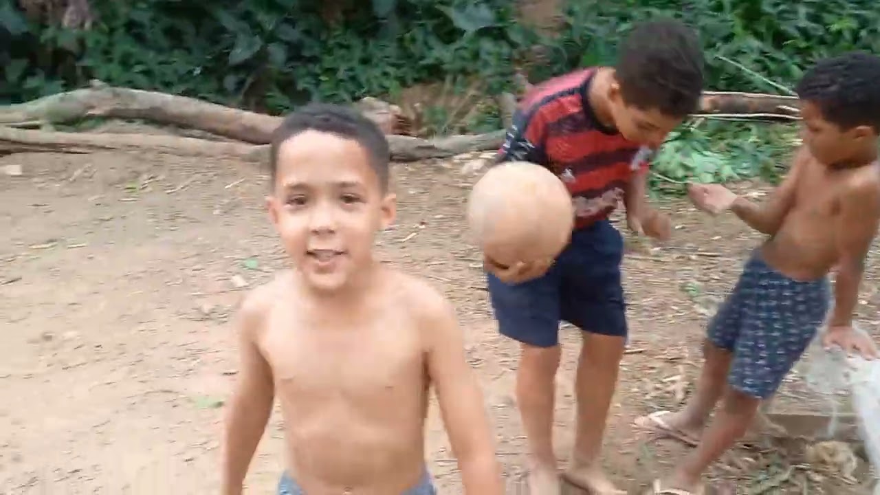 Futebol na casa roça parte 3