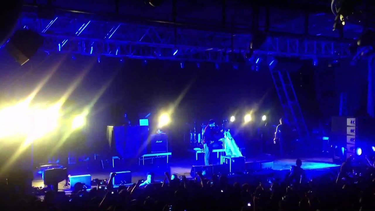 DEFTONES - [MULTICAM] Espacio Broadway, Santiago, Chile 07 Nov. 2012