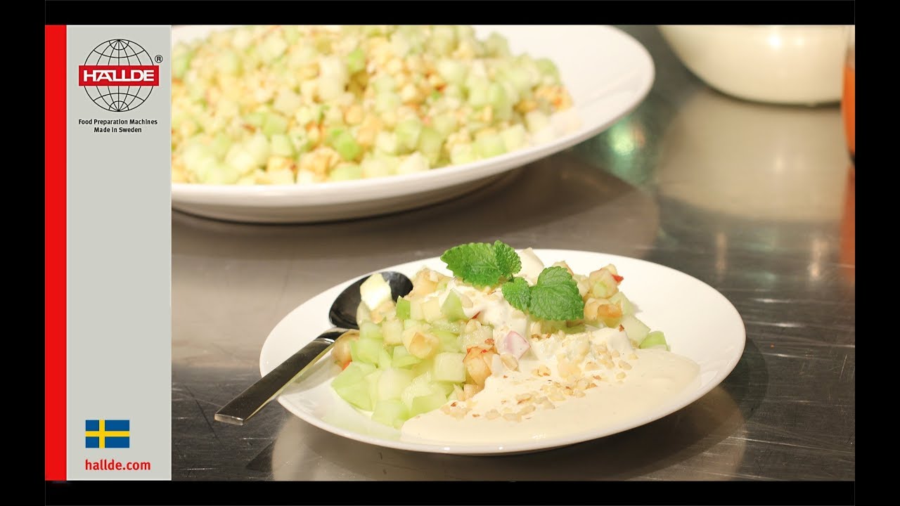 Apple salad with vanilla sause