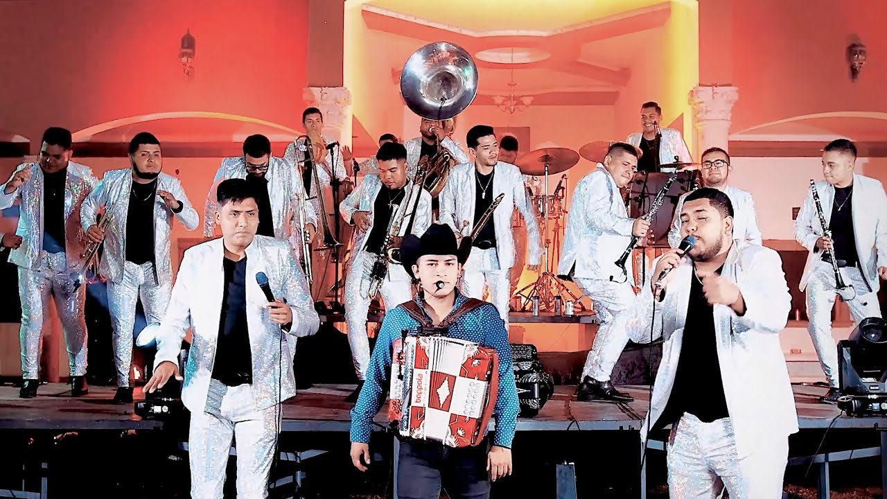 Banda Los Rosa Blanca Ft Ricardo Ayala - Bailame y Mueve tu Cintura En Vivo