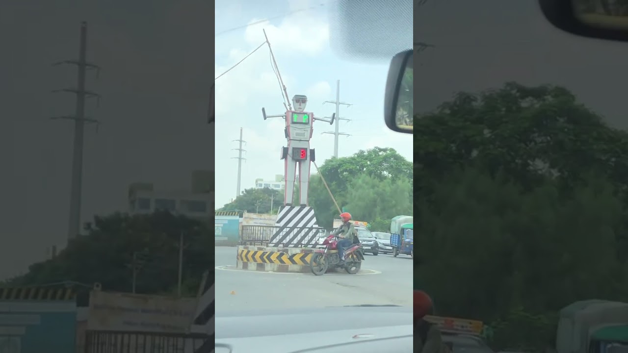 TRAFFIC SINGNAL ROBOT #indore  #robot