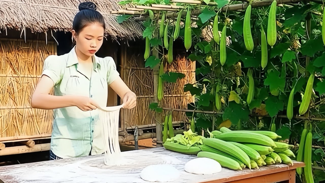 Peaceful Countryside Life: Fresh Noodles, Garden Loofah, Bamboo Shoots, Patties & Curry