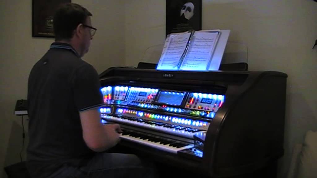 Michael Jackson's Earth Song played on Lowrey organ