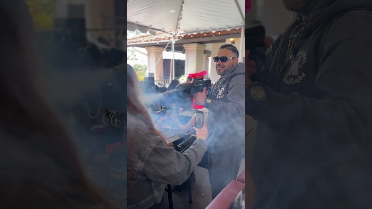💨420% power blast & she lowkey loves it 🌬️😂🚀 #sandiego #festival