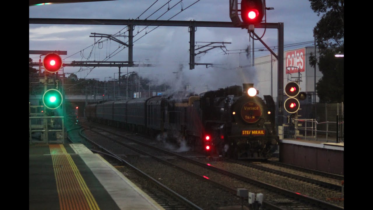 Steamrail Victoria&rsquo;s Vintage Train to Castlemaine with A2986 and T356