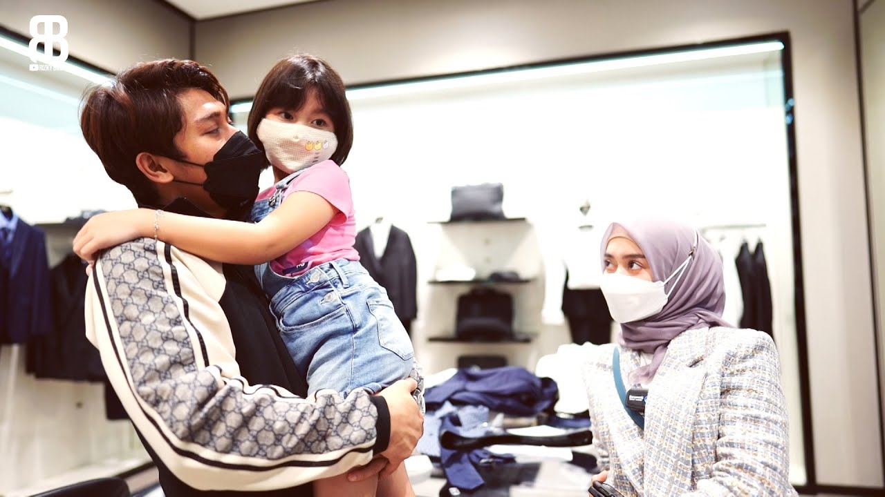 FITTING BAJU MENUJU SESUATU BAHAGIA!
