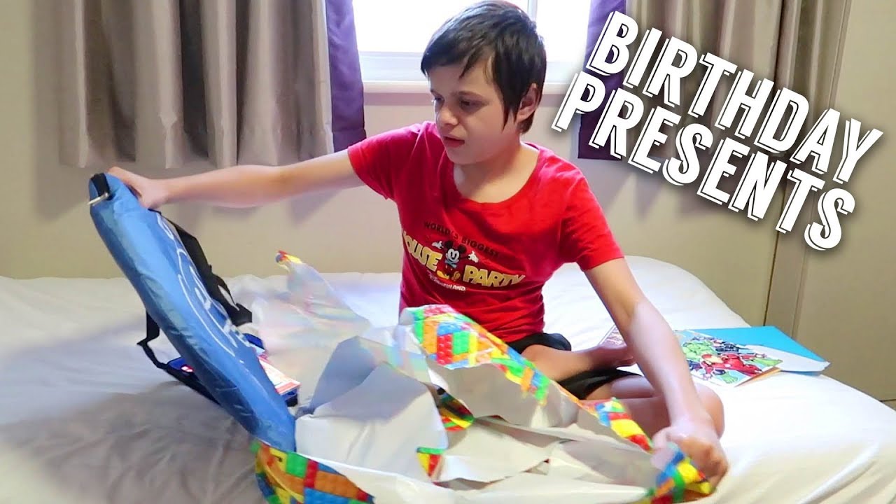 Birthday Present Opening | Beach & Exploring | Bournemouth Holiday Vlog Part 2