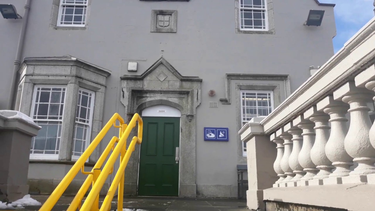 Arriving into Athy on the Waterford-Dublin train