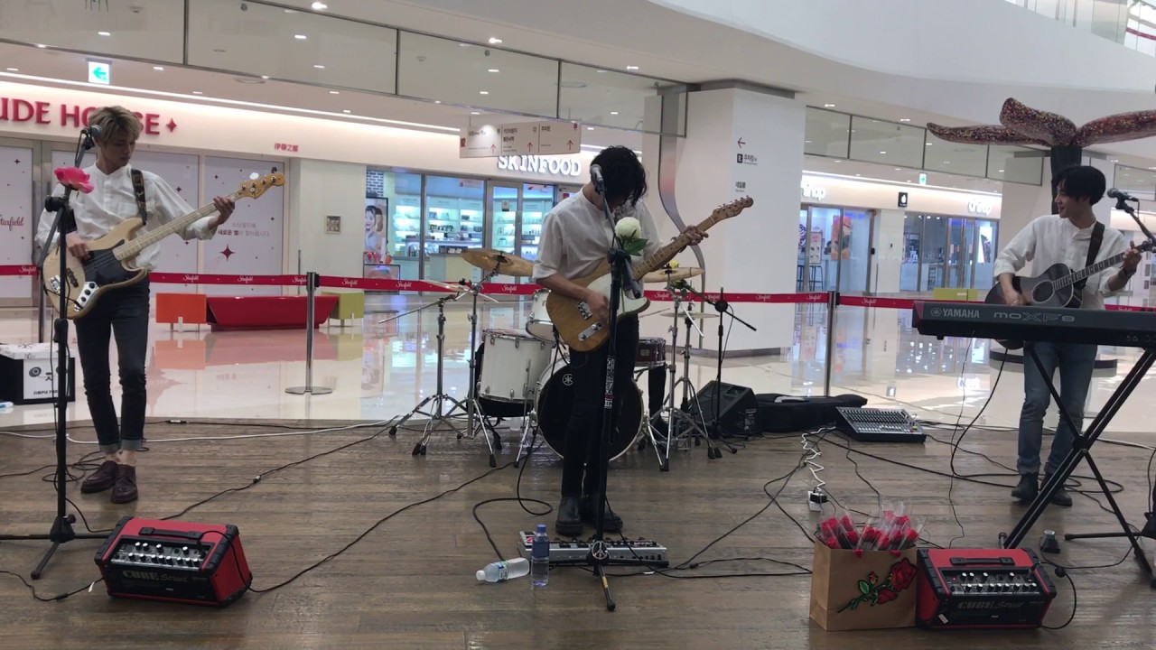 17.07.27 The rose 라이브 플라자 버스킹 yellow (coldplay)