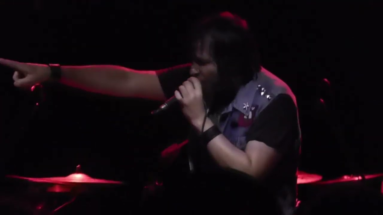 Mononc' Serge & Anonymus - Shitty Accent/Bonne Année (Live @ Montréal)