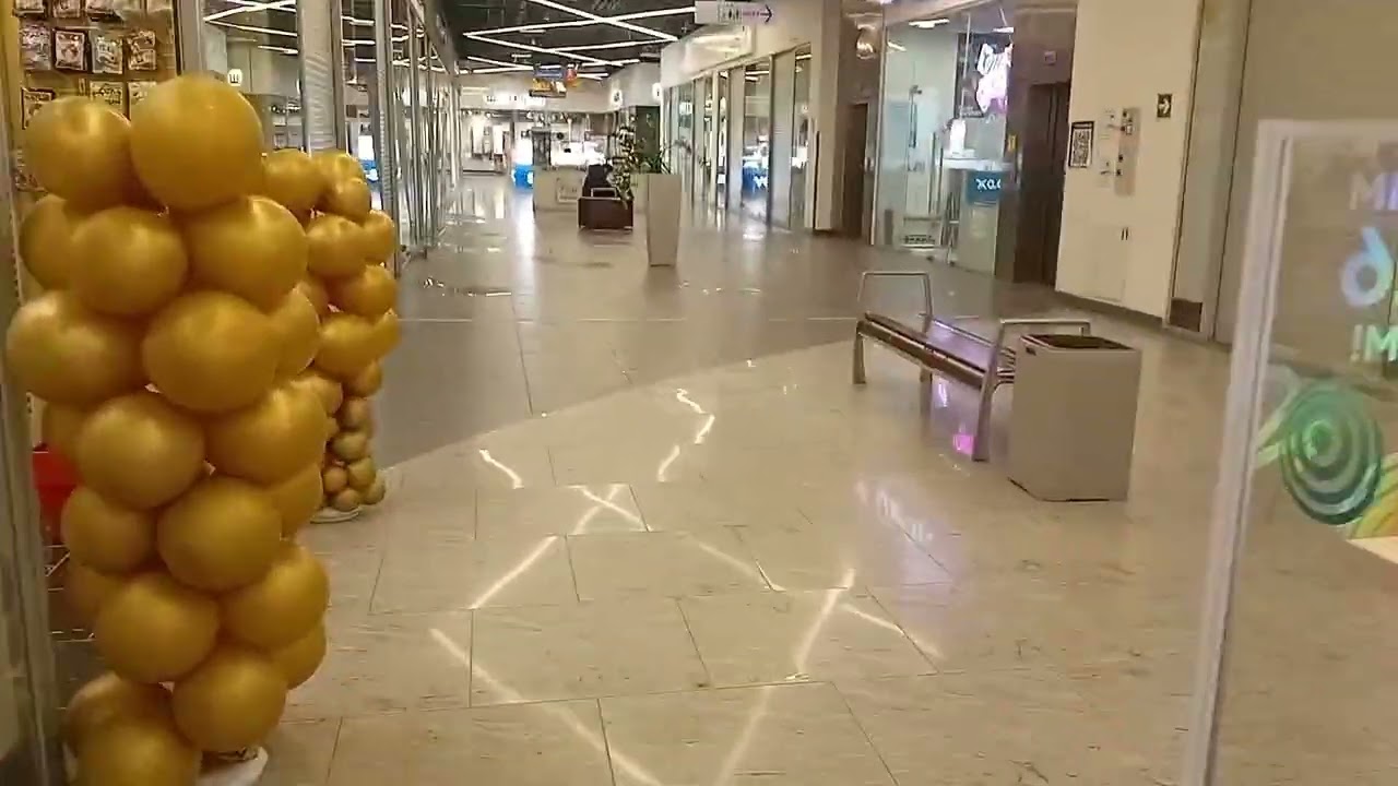 Прогулка в Торговом Центре Самолёт