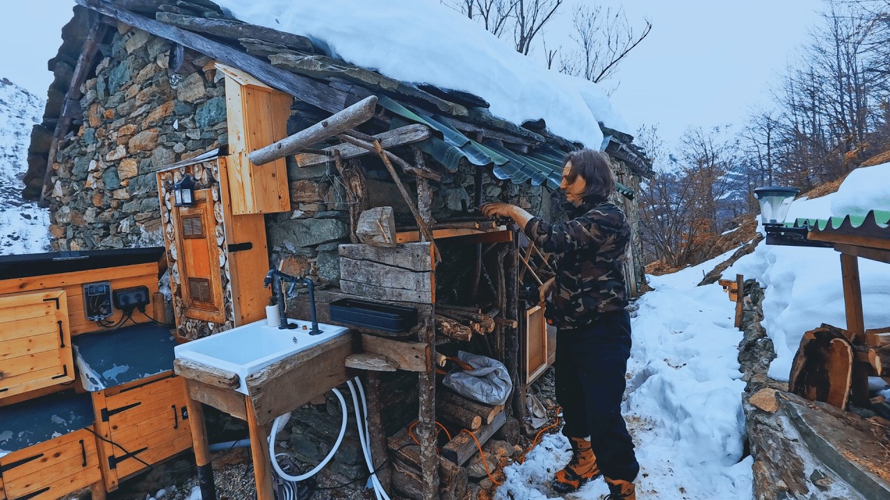 Alone in the Alps | Restoring Life to the Cabin Before the Storm - Ep 117