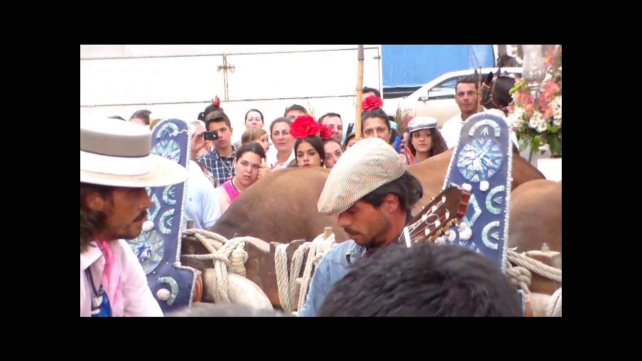 Makarines le cantan a Gelves