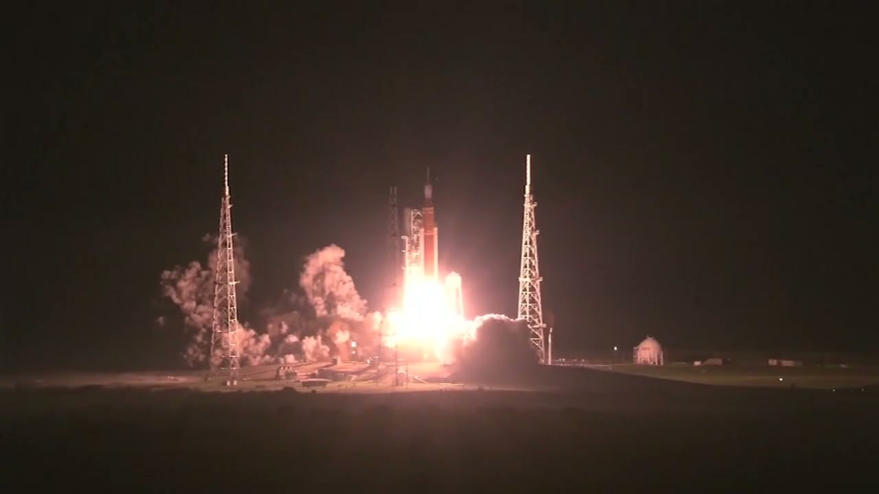 Historic moon mission concludes with splashdown of Orion capsule