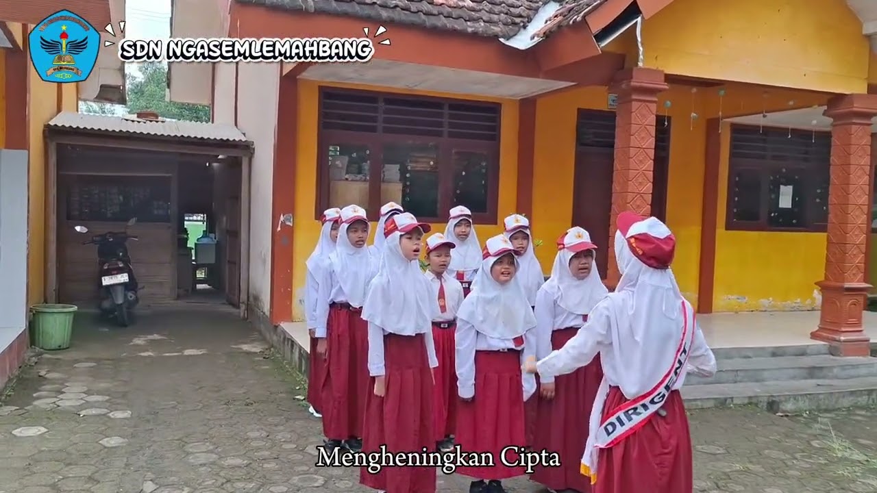 Pelaksanaan Upacara Bendera SDN Ngasemlemahbang Sesuai Dengan SE Mendikdasmen Nomor 4 Tahun 2026 