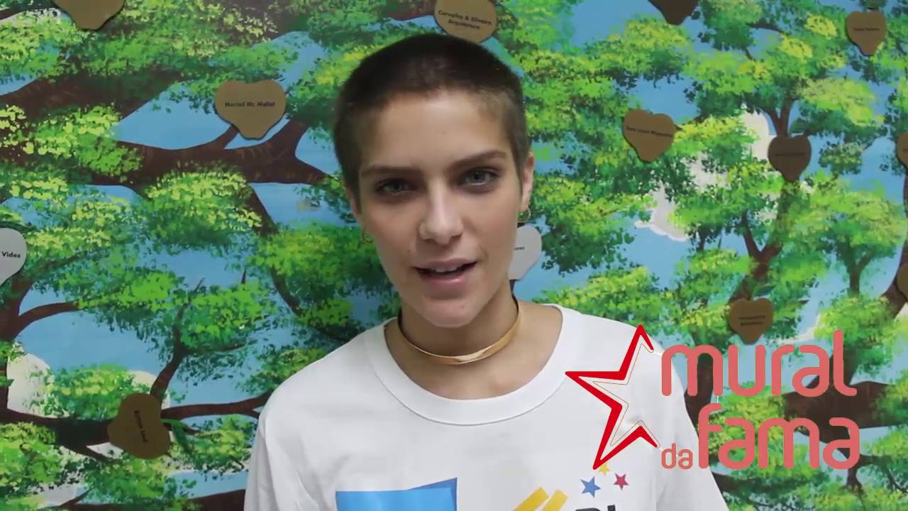 EXCLUSIVO - Isabella Santoni visita crianças com câncer