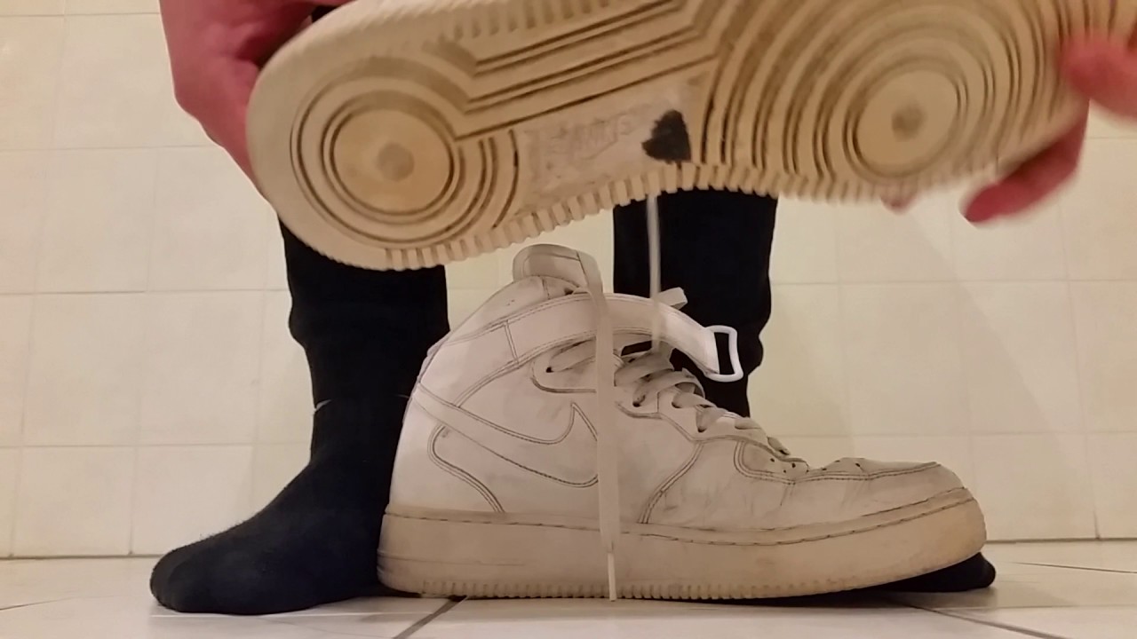 Smelly Nike Air Force 1