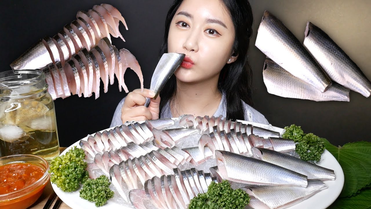 ASMR 전어 먹방 [Raw Fish] 통전어 먹방 KOREAN SEAFOOD コノシロ Real Sound MUKBANG