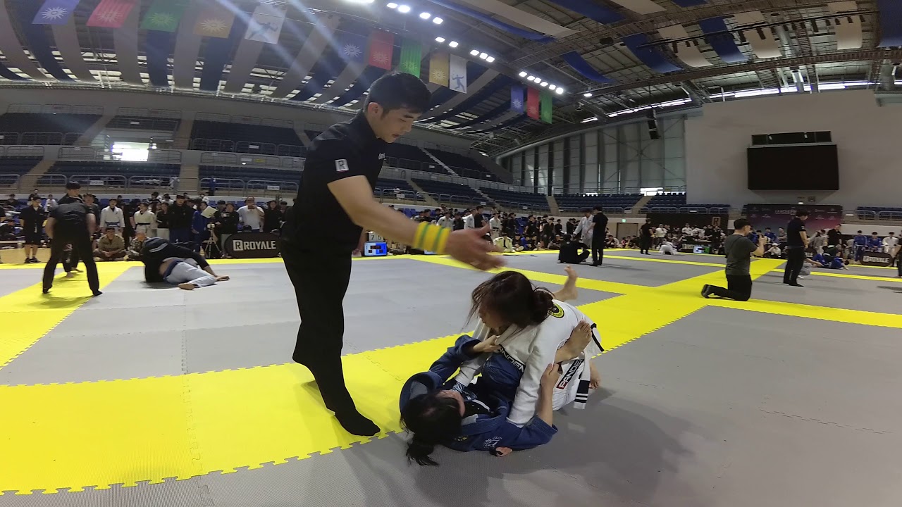 Mat 6 경기 80 정현주 v 칸소니 화이트벨트 여성부 어덜트 -47.5kg (리그로얄9 부산 주짓수 대회 2019)