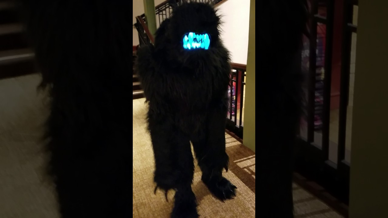 Alien from Attack the Block Cosplay - Sacanime 2017 Winter