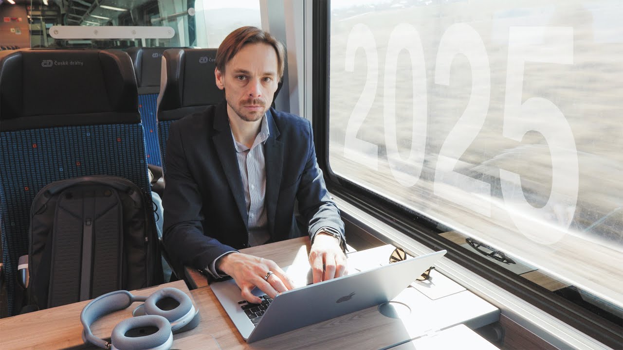 Rok 2025: iPhone 17, MacBook Pro, Tesla Model Y a kam se posunuly technologie | REWIND 2025