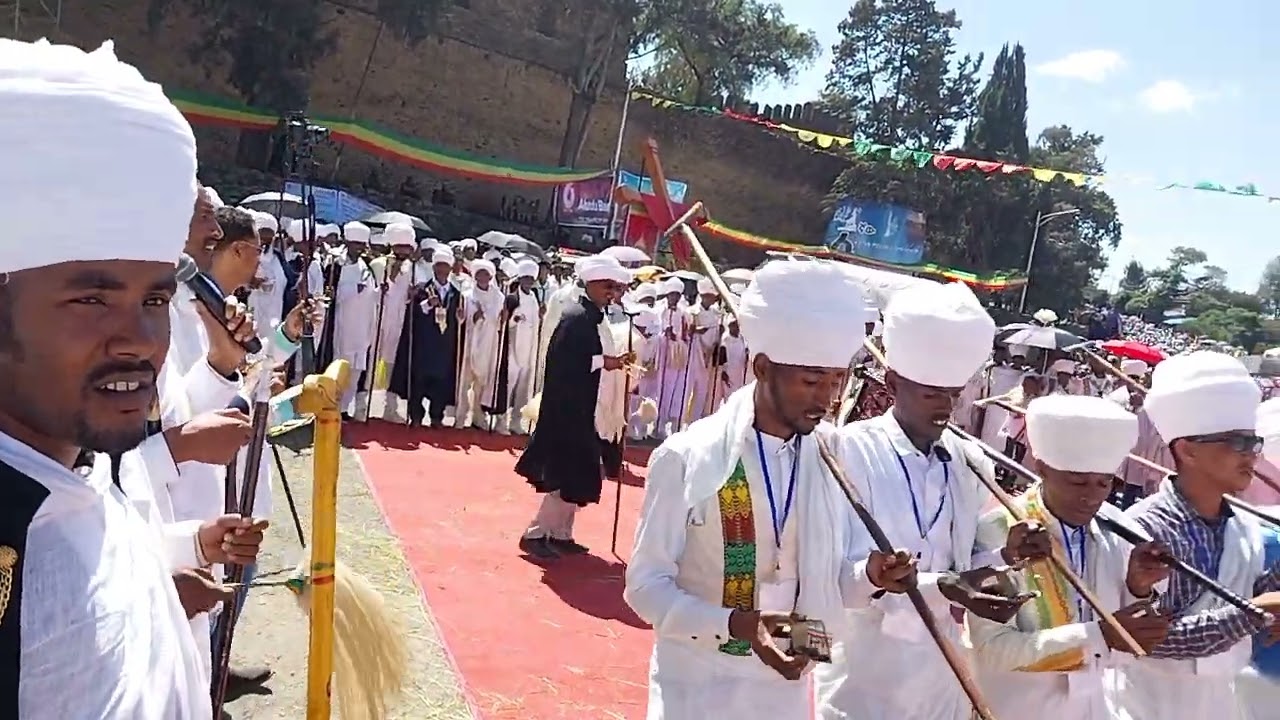 ቃና ዘገሊላ፡ የጉዞ ወረብ ውእቱ ሚካኤል ውእቱ መልአከ ኃይል ልዑል ውእቱ ልዑል መንበር ይስአል ለነ ይስአል ለዳዊት ረዳኤ ይኩኖ አመ ምንዳቤሁ