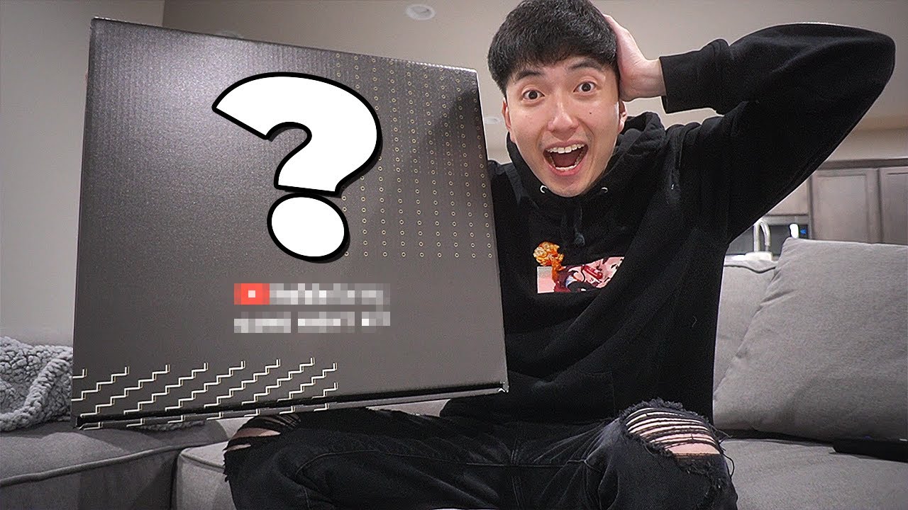 YOUTUBE SENT ME A CHRISTMAS PRESENT!