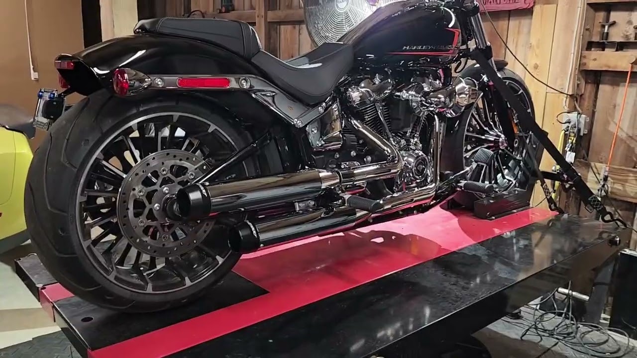 Harley Davidson Breakout before and after Exhaust with Rinehart Slip Ons.