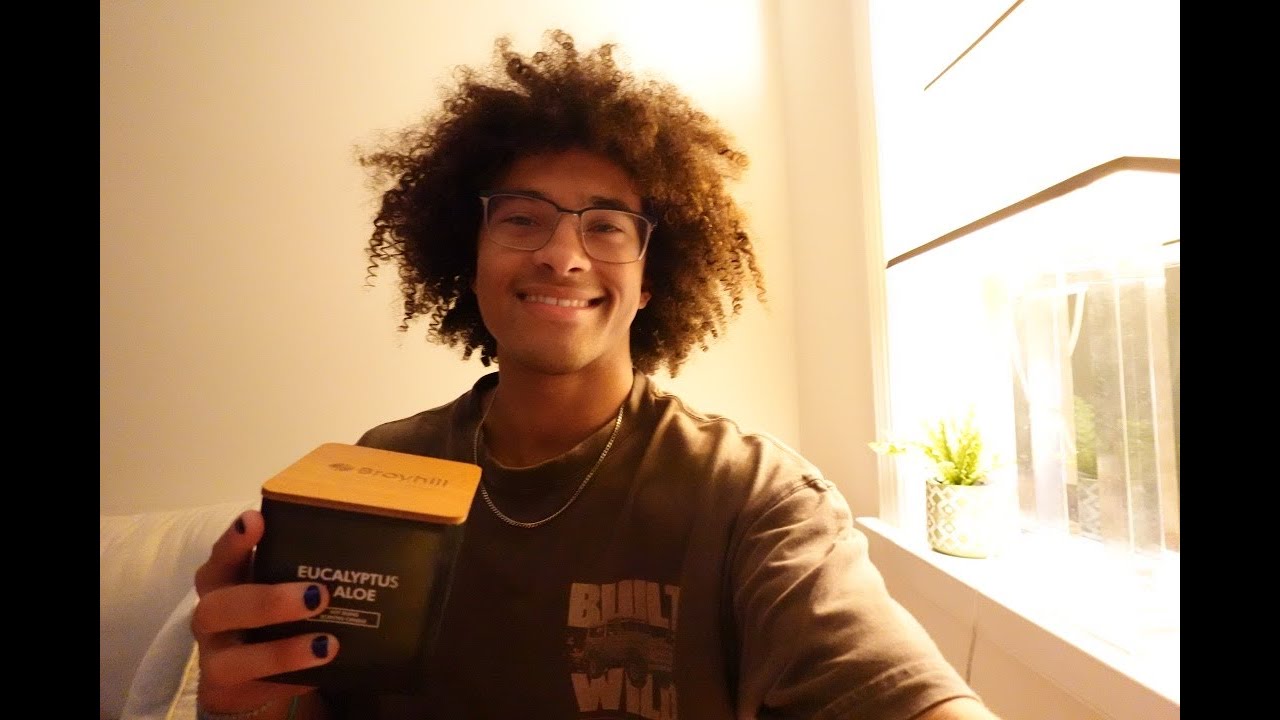 asmr tapping and scratching (no talking)