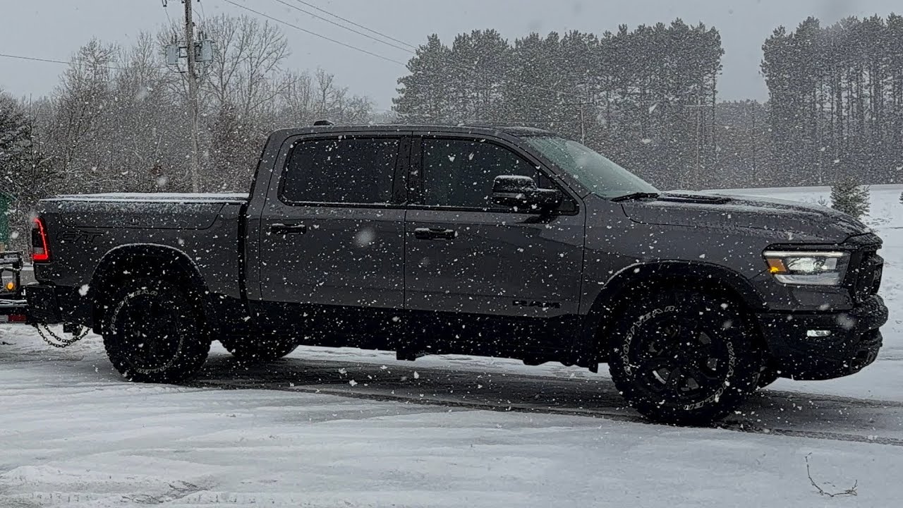 Ram Rebel GT против ледяного шторма в Висконсине 2026 года