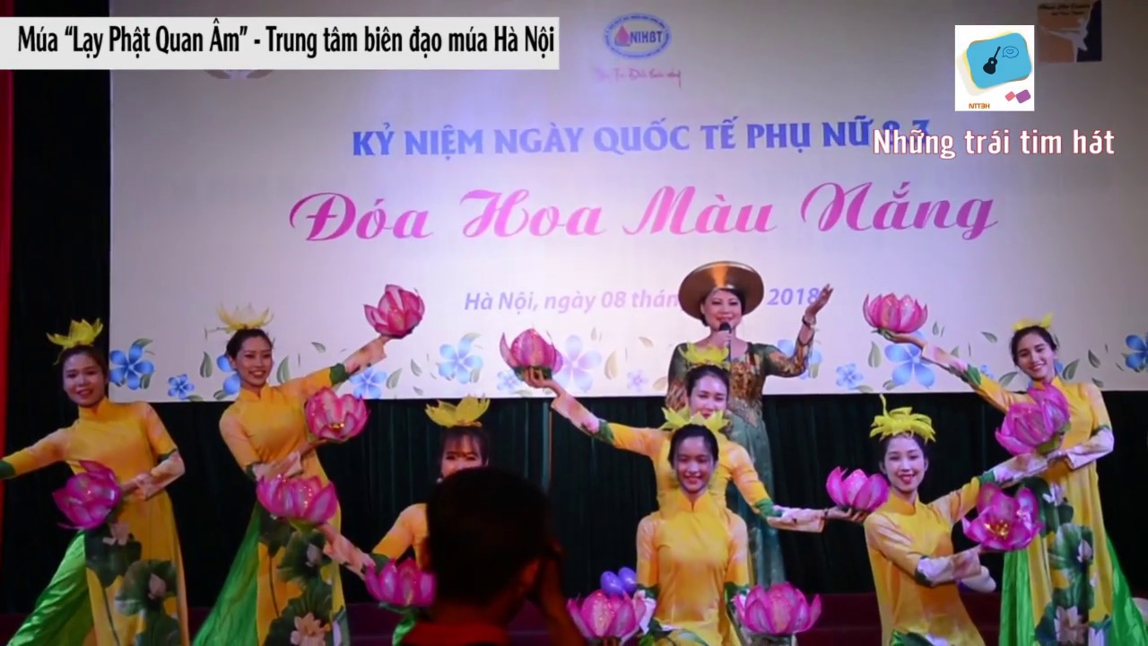 Múa “Lạy Phật Quan Âm”