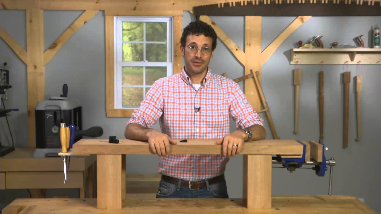 Mini Workbench Makes Detail Work Easier