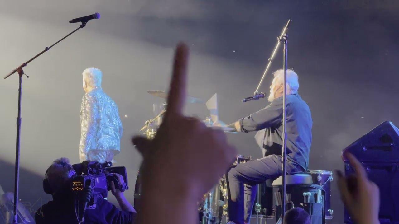 Under Pressure [4K] - Queen + Adam Lambert (Tokyo Dome, Feb 13, 2024)