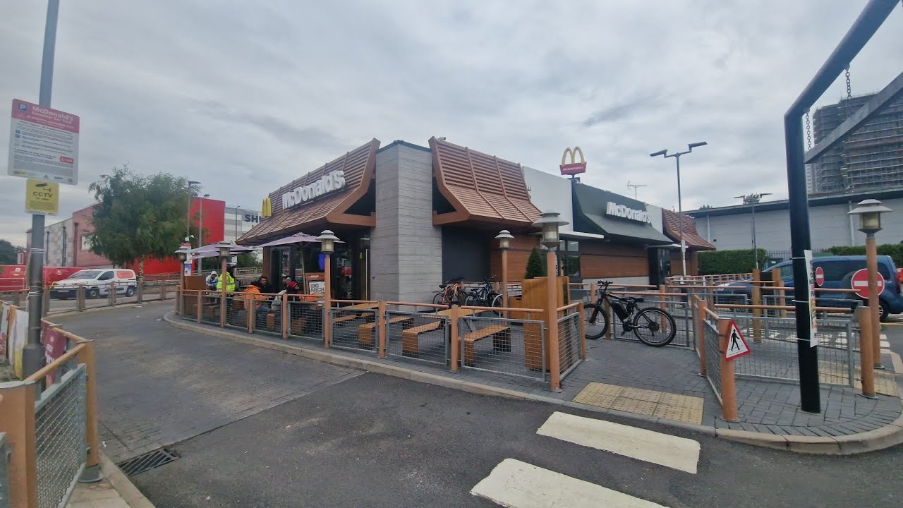 A Random Visit to McDonald's Pettman Cres - What Did I Order?🍔🍔