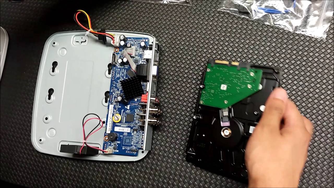 Dahua HCVR7104-S2 Unboxing and HDD installation.