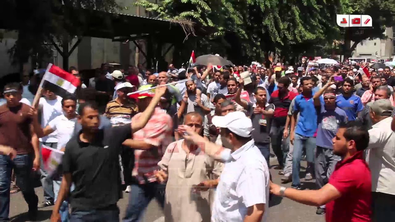 رصد | مسيرة بقيادة باسم عودة من مسجد الاستقامة إلي ميدان النهضه