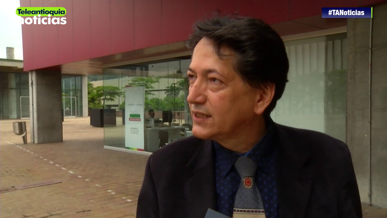 Un antioque&ntilde;o, el mejor escritor de habla hispana