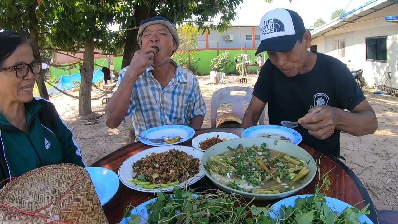 ก้อยปลาใส่มดแดง ต้มส้มปลา ยามดางมาใหม่ๆสดๆ แซบหลาย