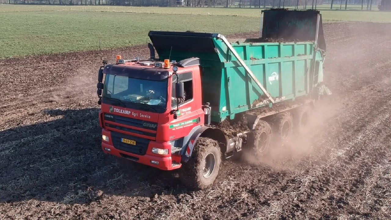 Tolkamp spreading manure