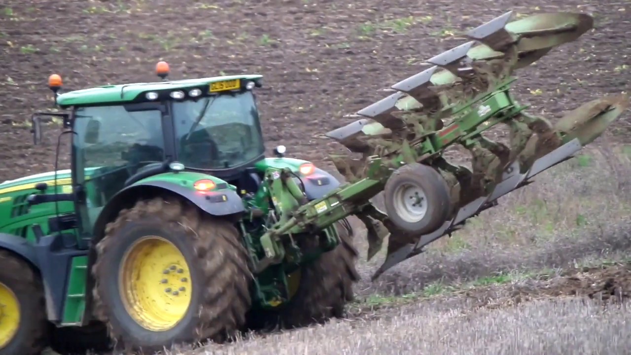 John Deere 6150R Ploughing