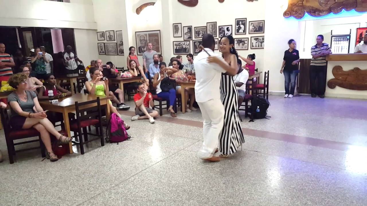 Baile de Changui en Guantanamo Casa de la Trova: Yaimara y Winter